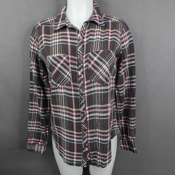 Maurices Womens Top Medium Black Plaid Grunge Outdoors Edgy Skater Indie Basic - Picture 1 of 12